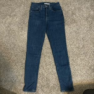 Levis Dark wash 721 High Rise Skinny jeans